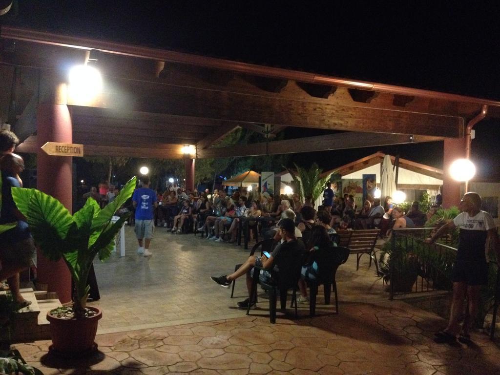 Camping Villaggio Riviera 弗切瓦拉诺 外观 照片