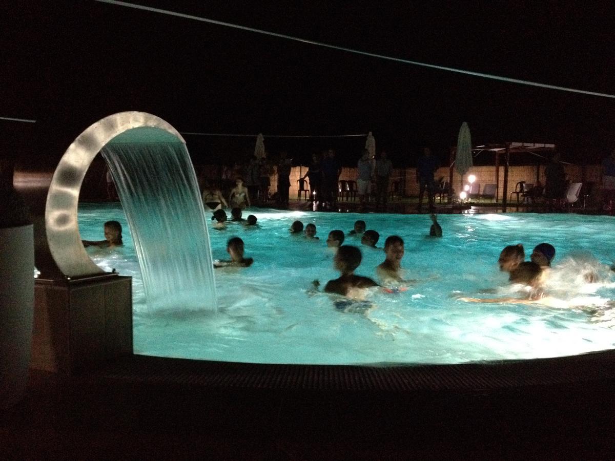 Camping Villaggio Riviera 弗切瓦拉诺 外观 照片